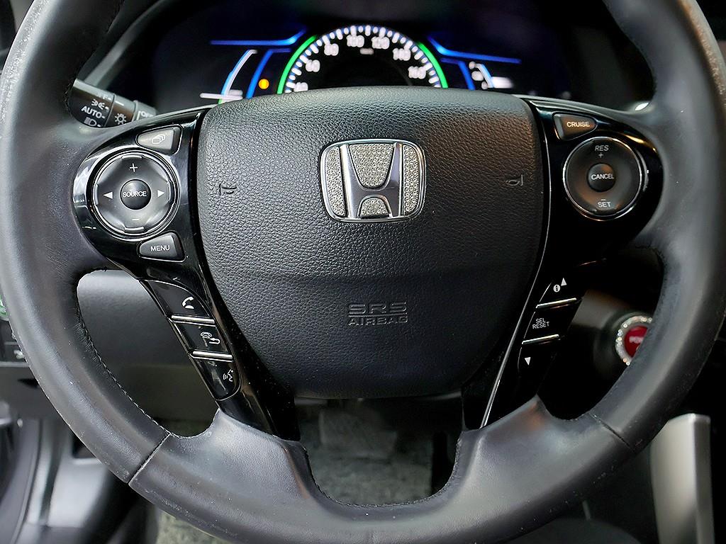 Honda Accord — photo 16