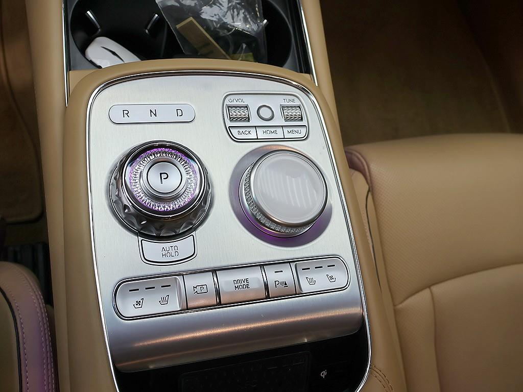Genesis G90 — photo 10