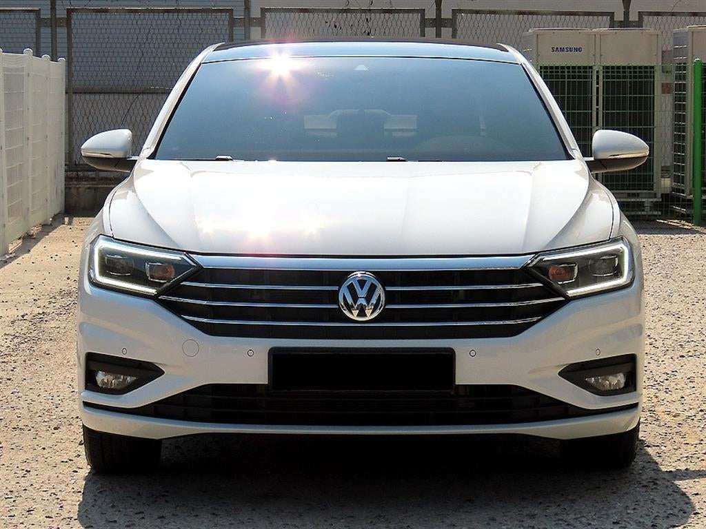 Volkswagen Jetta — photo 01