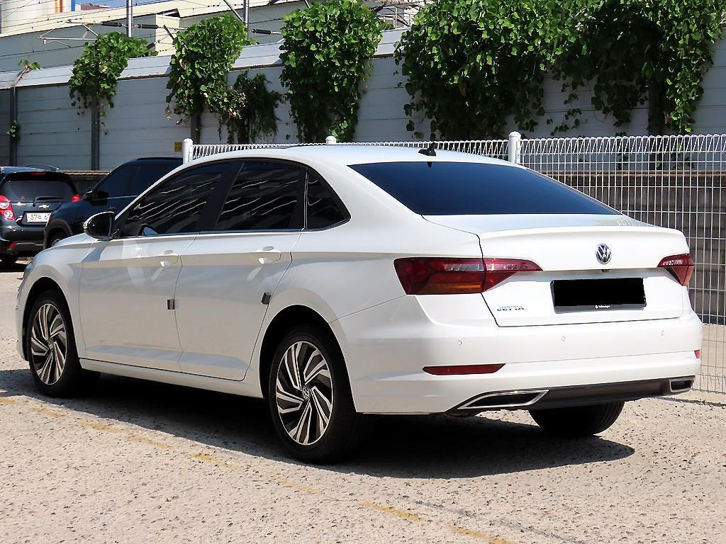 Volkswagen Jetta — photo 03