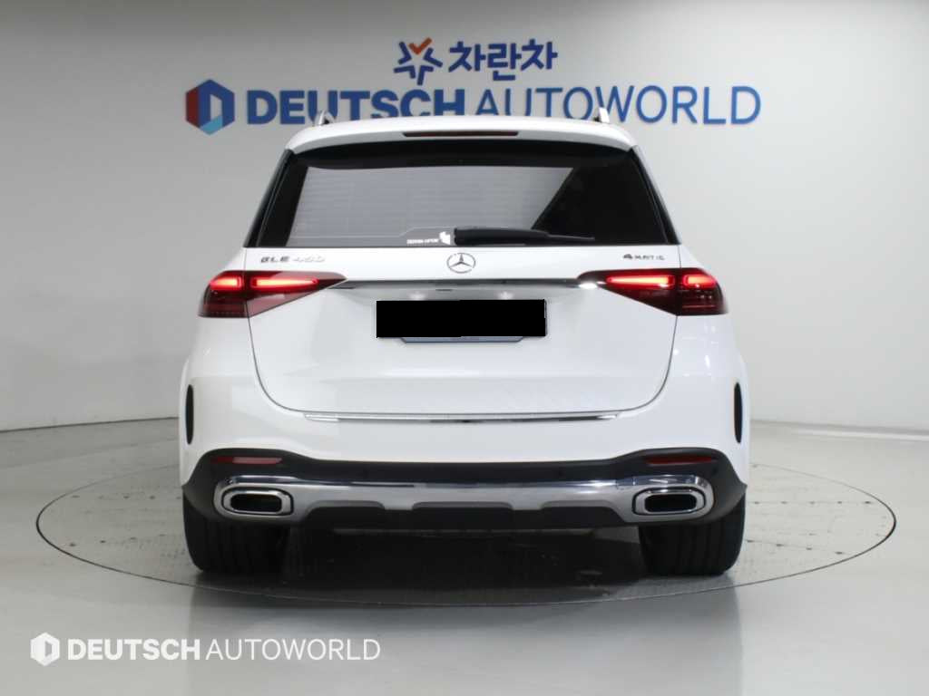 Mercedes-Benz GLE-Class — photo 04
