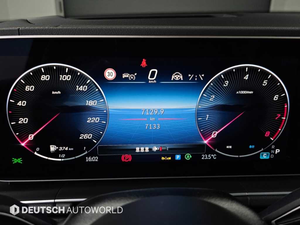 Mercedes-Benz GLE-Class — photo 08
