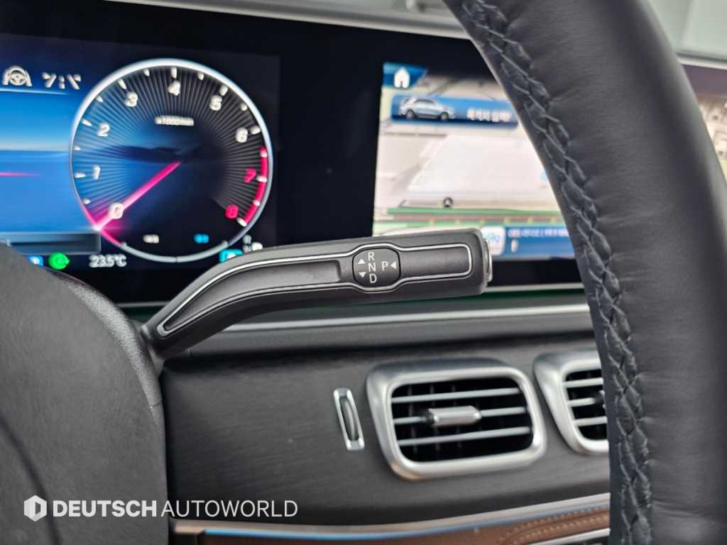 Mercedes-Benz GLE-Class — photo 09