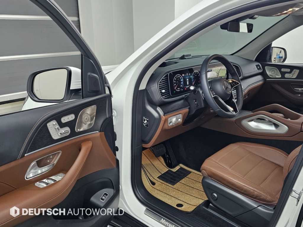 Mercedes-Benz GLE-Class — photo 11