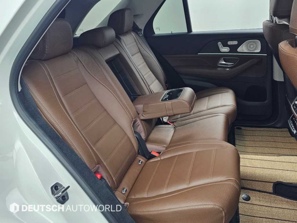 Mercedes-Benz GLE-Class — photo 12