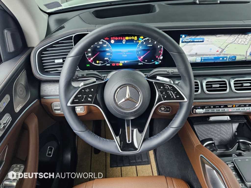 Mercedes-Benz GLE-Class — photo 13