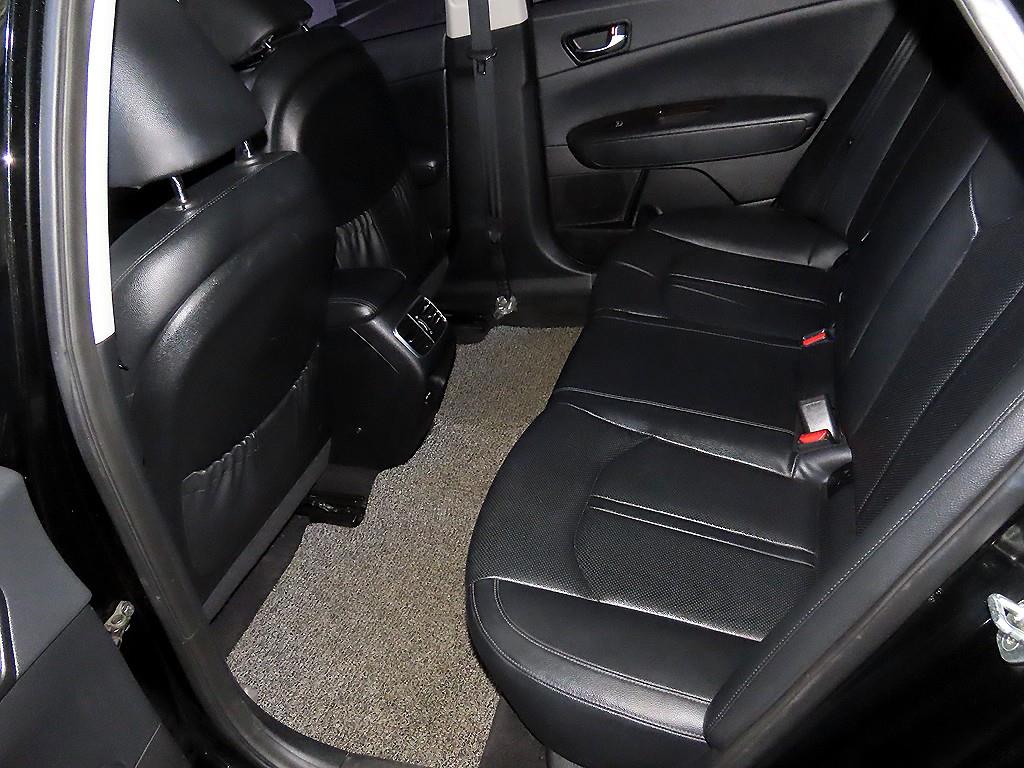 Kia K5 — photo 07