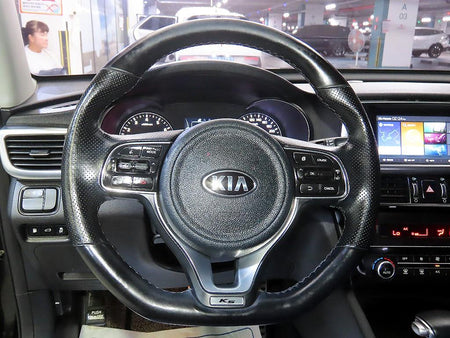 Kia K5 — photo 08
