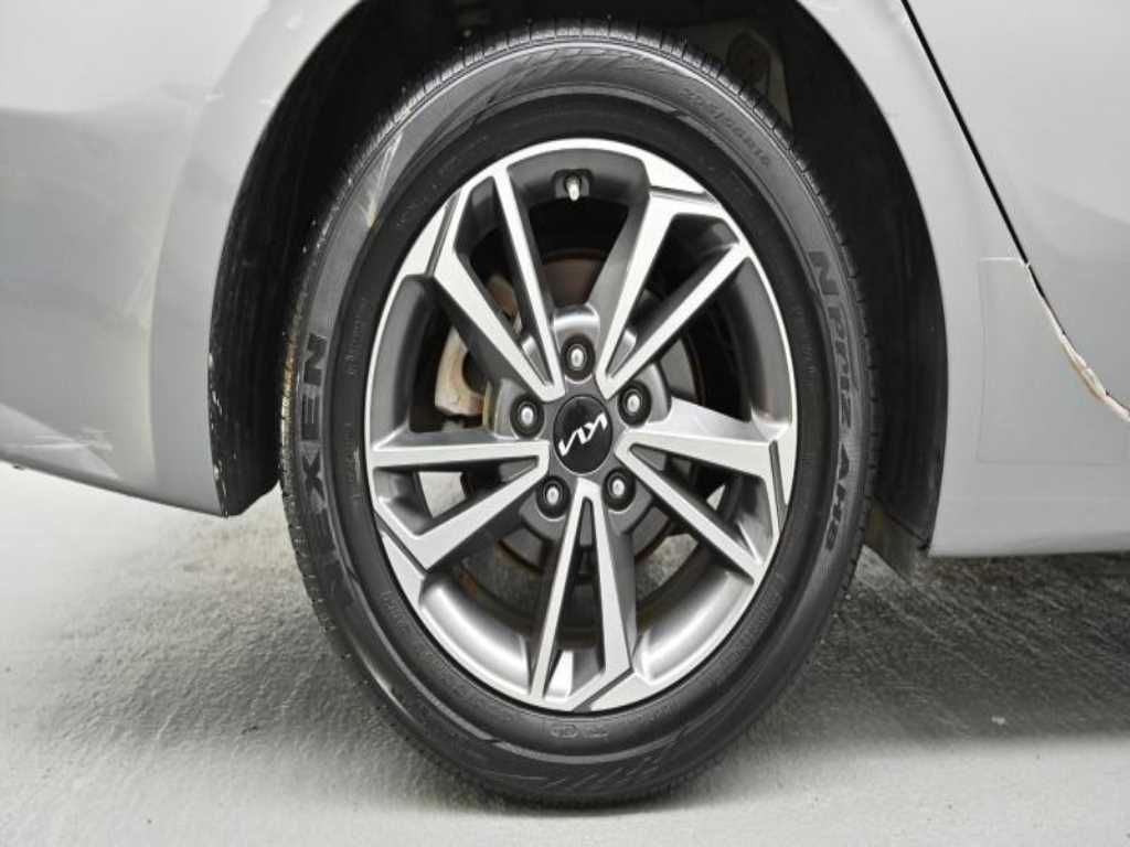 Kia K3 — photo 05