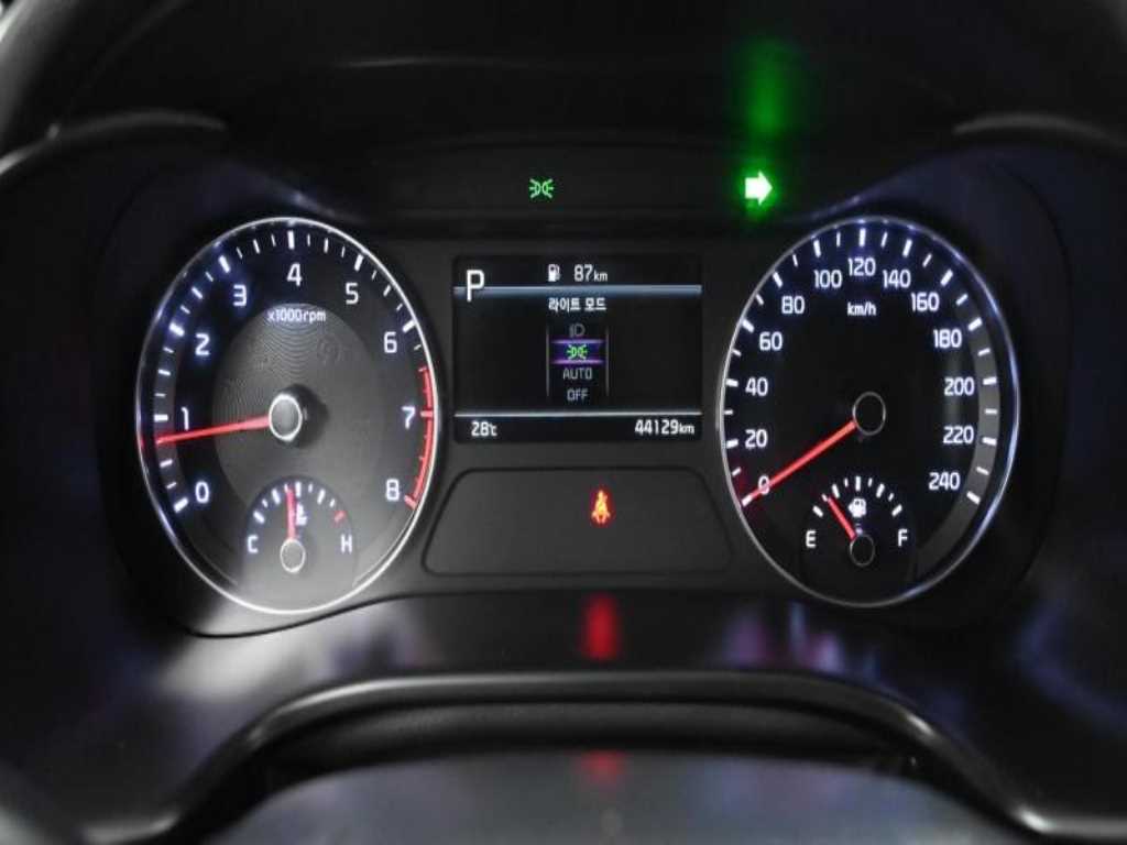 Kia K3 — photo 08