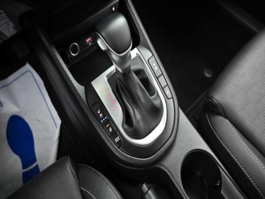 Kia K3 — photo 09