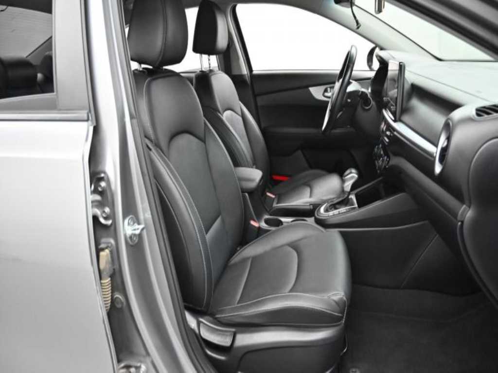 Kia K3 — photo 10
