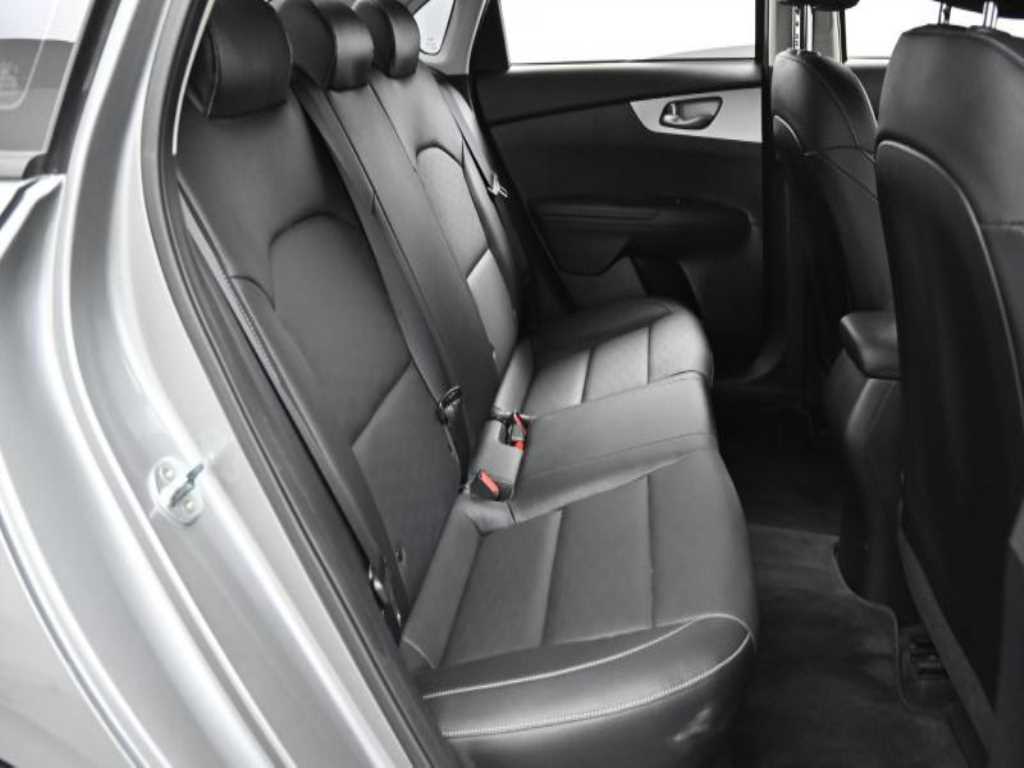 Kia K3 — photo 12