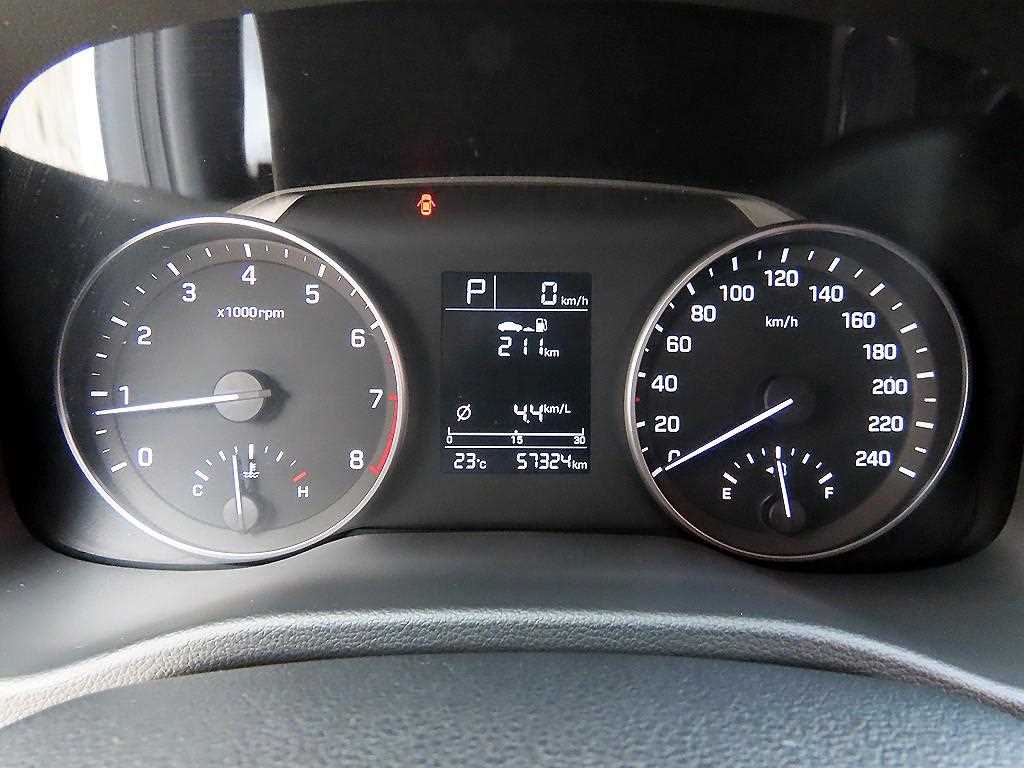 Hyundai Avante — photo 09