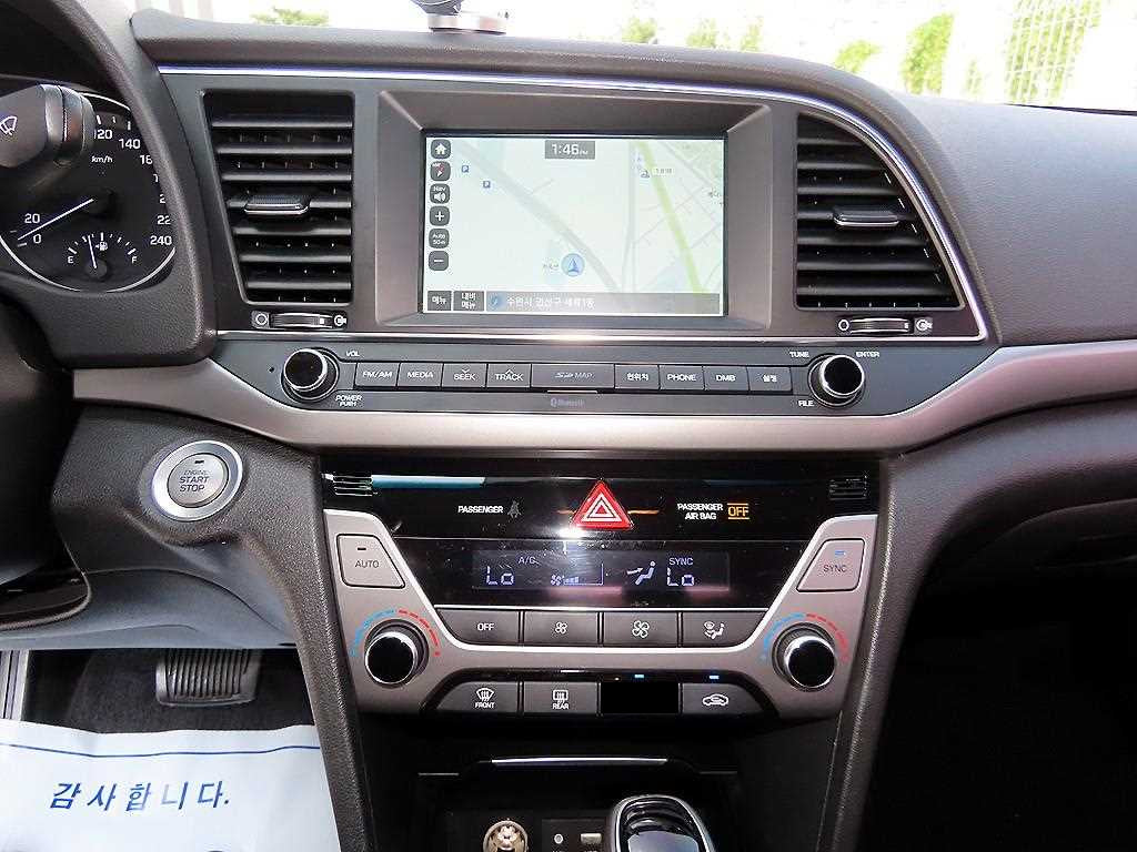 Hyundai Avante — photo 13