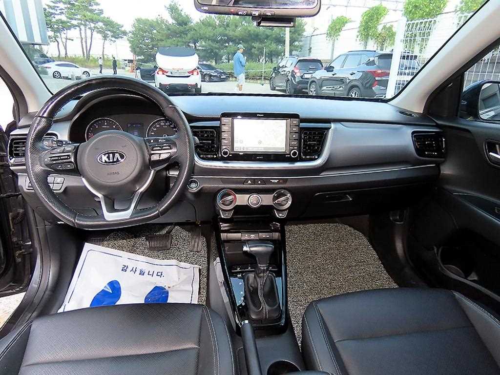 Kia Stonic — photo 07