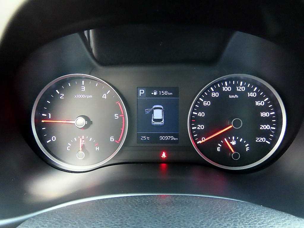 Kia Stonic — photo 09
