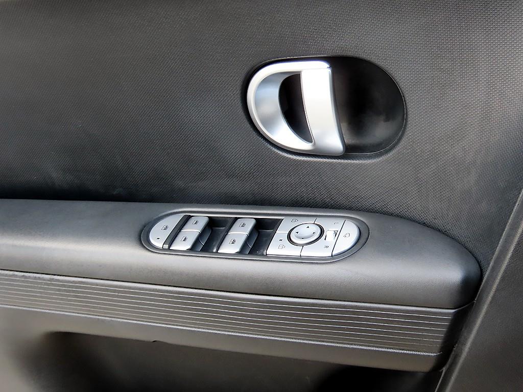 Hyundai Ioniq5 — photo 11