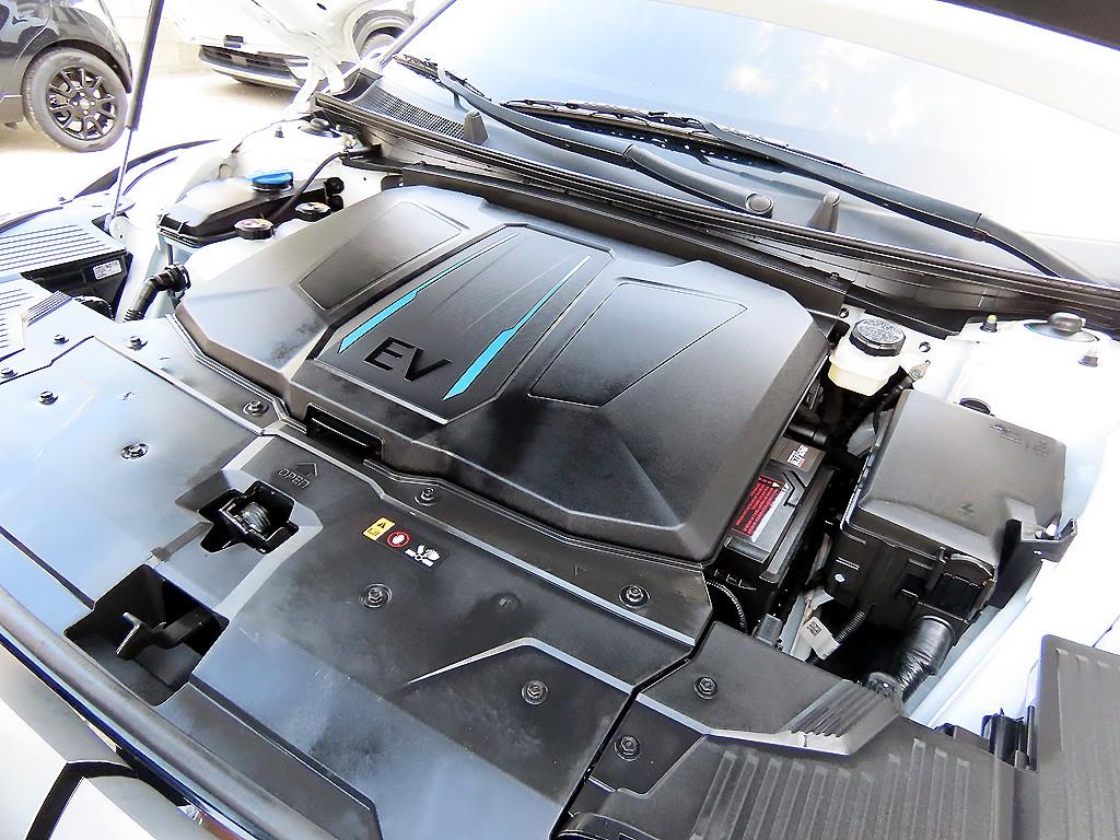 Hyundai Ioniq5 — photo 19