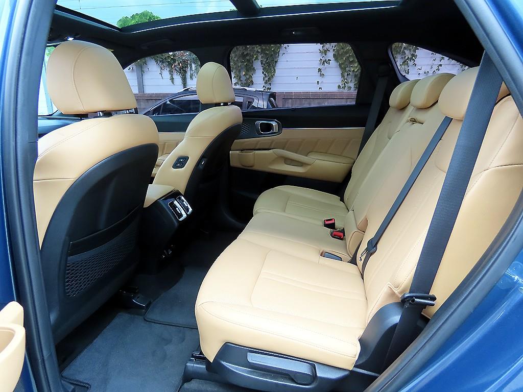 Kia Sorento — photo 06
