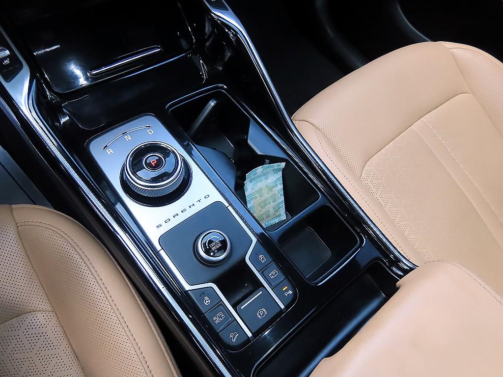 Kia Sorento — photo 11