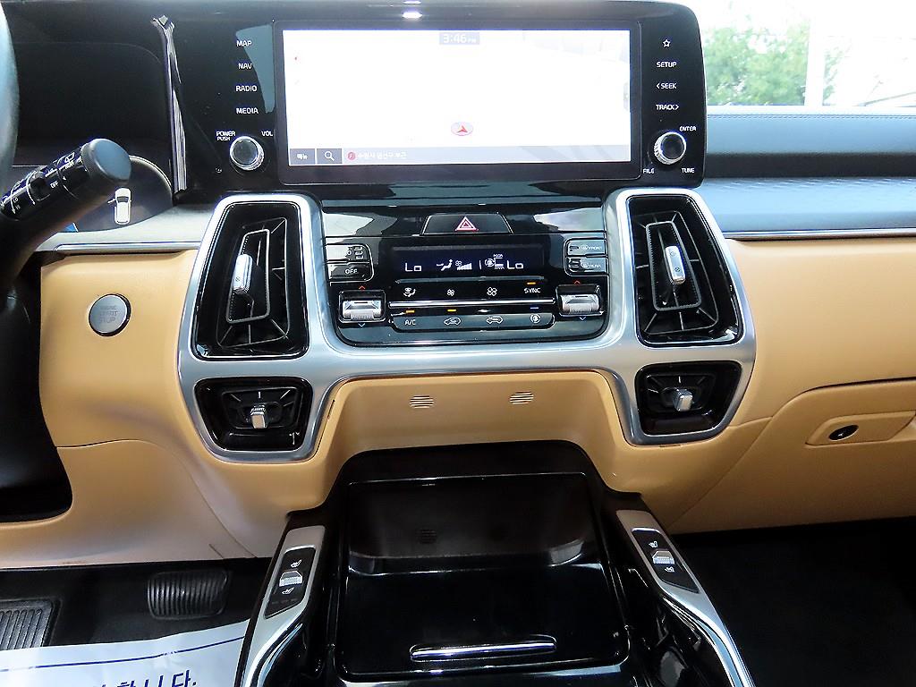 Kia Sorento — photo 13