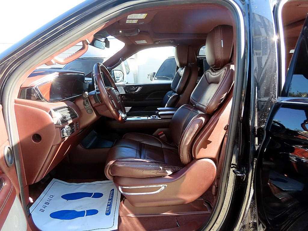 Lincoln Navigator — photo 05