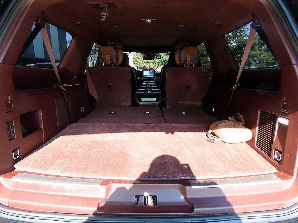 Lincoln Navigator — photo 17