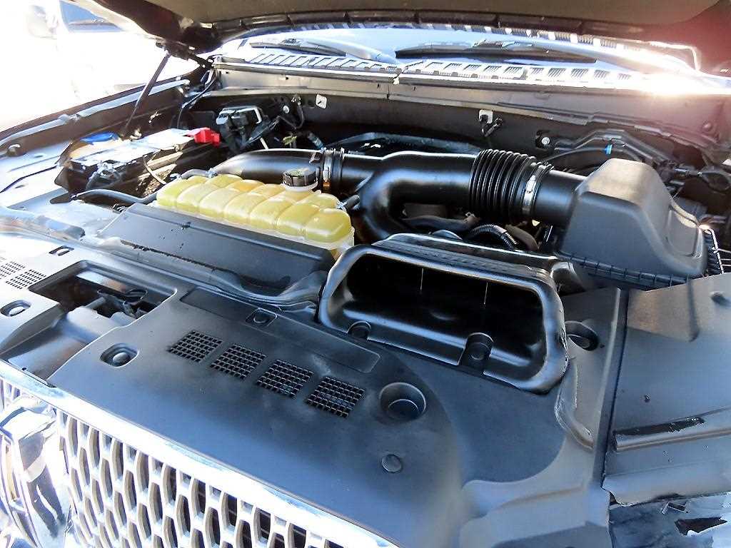 Lincoln Navigator — photo 19