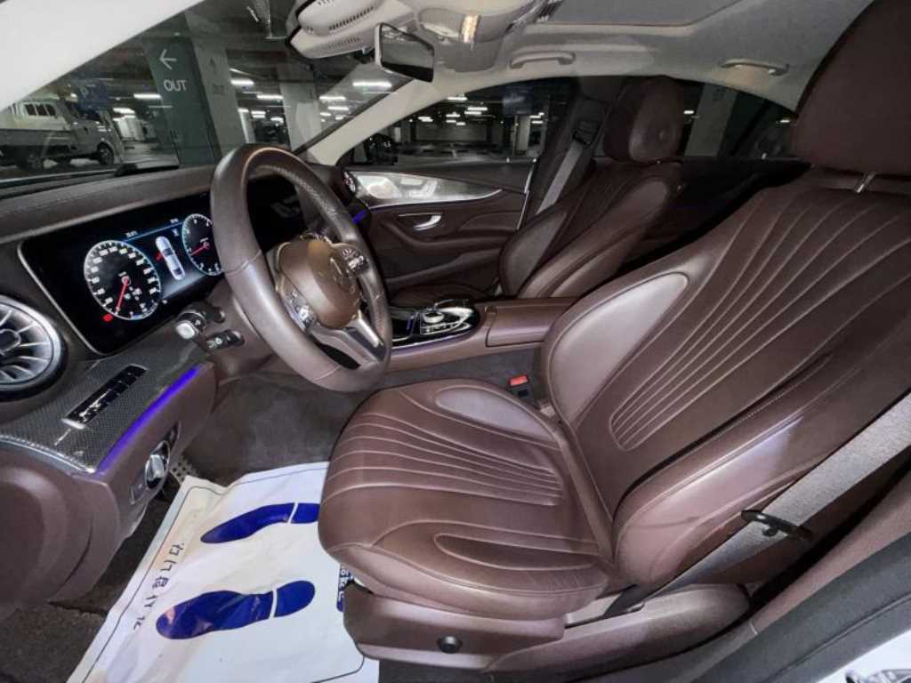 Mercedes-Benz CLS-Class — photo 07