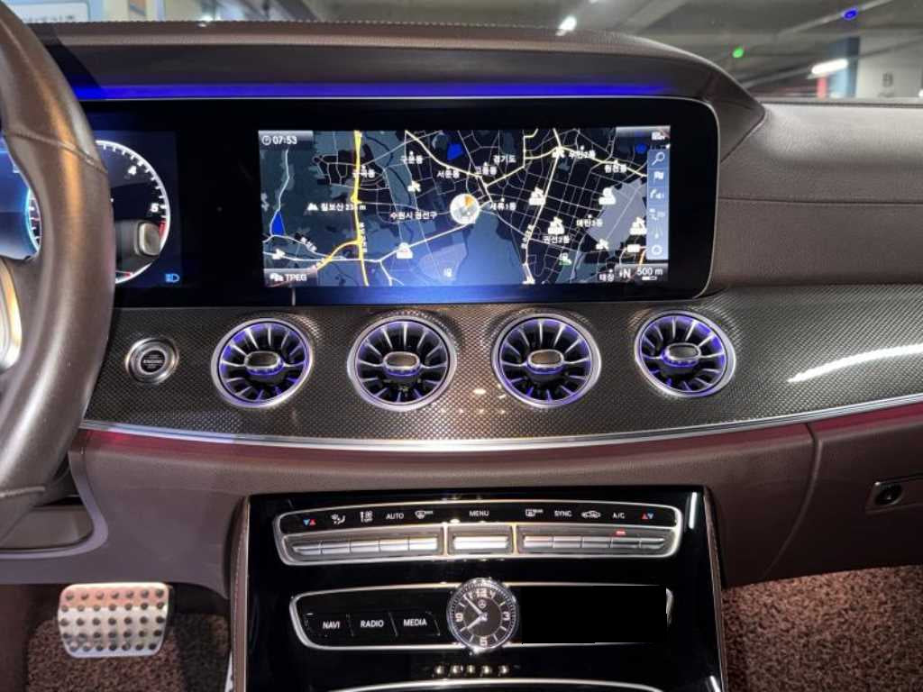 Mercedes-Benz CLS-Class — photo 11