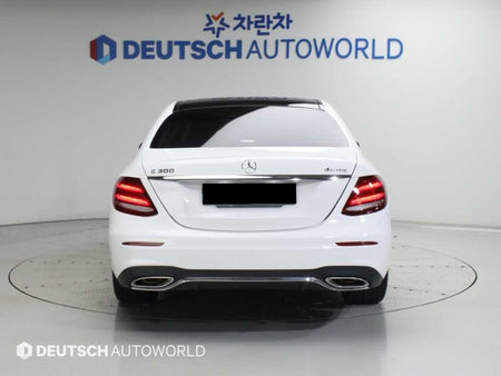 Mercedes-Benz E-Class — photo 04