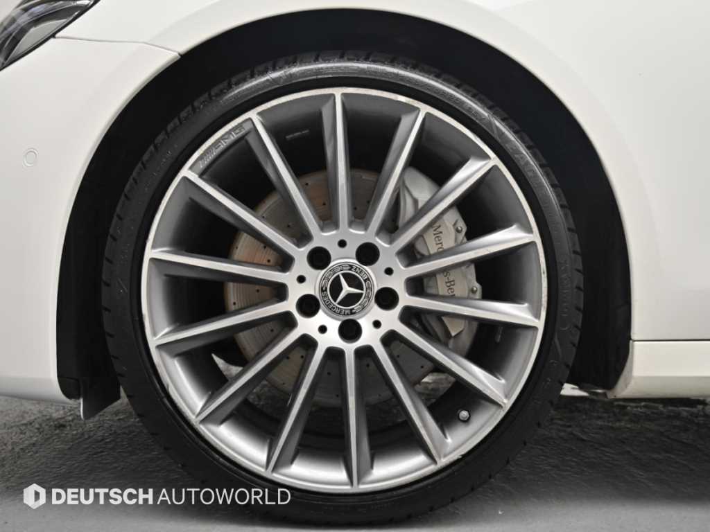Mercedes-Benz E-Class — photo 05