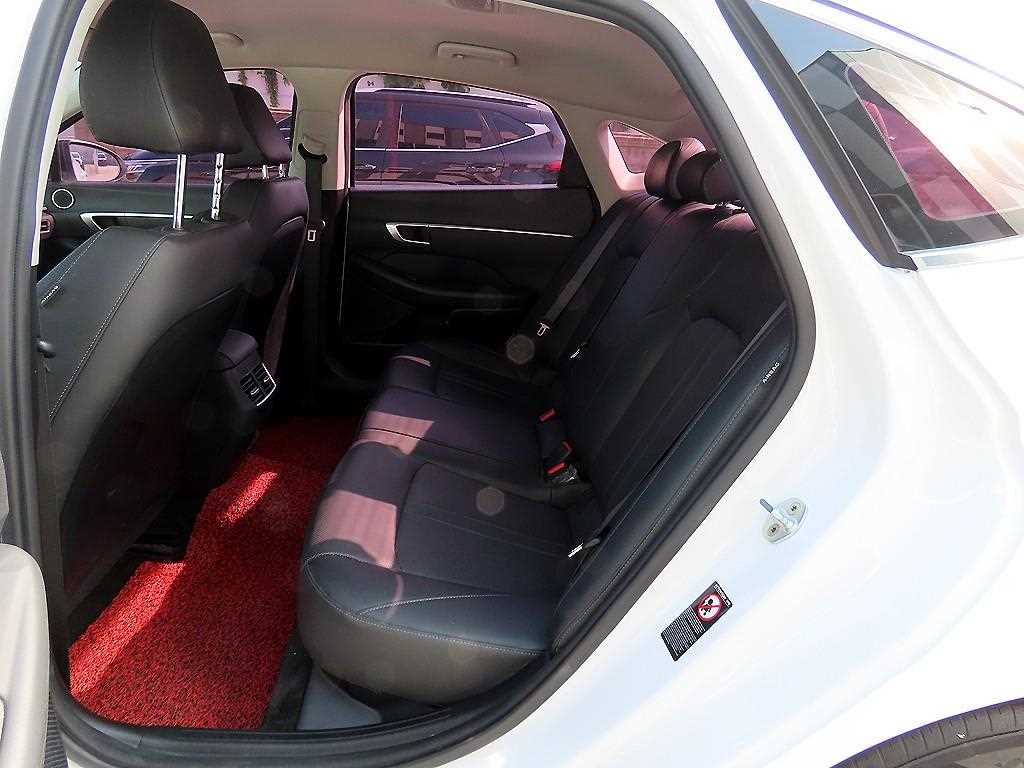 Hyundai Sonata — photo 06