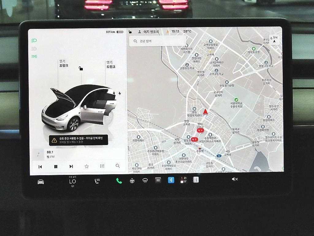 Tesla Model Y — photo 11