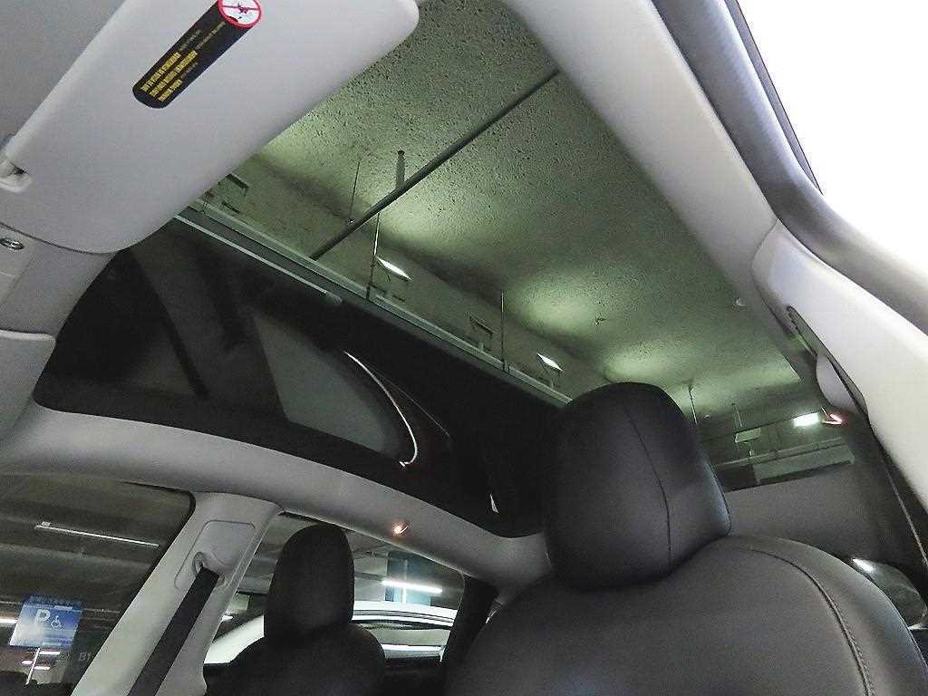 Tesla Model Y — photo 15
