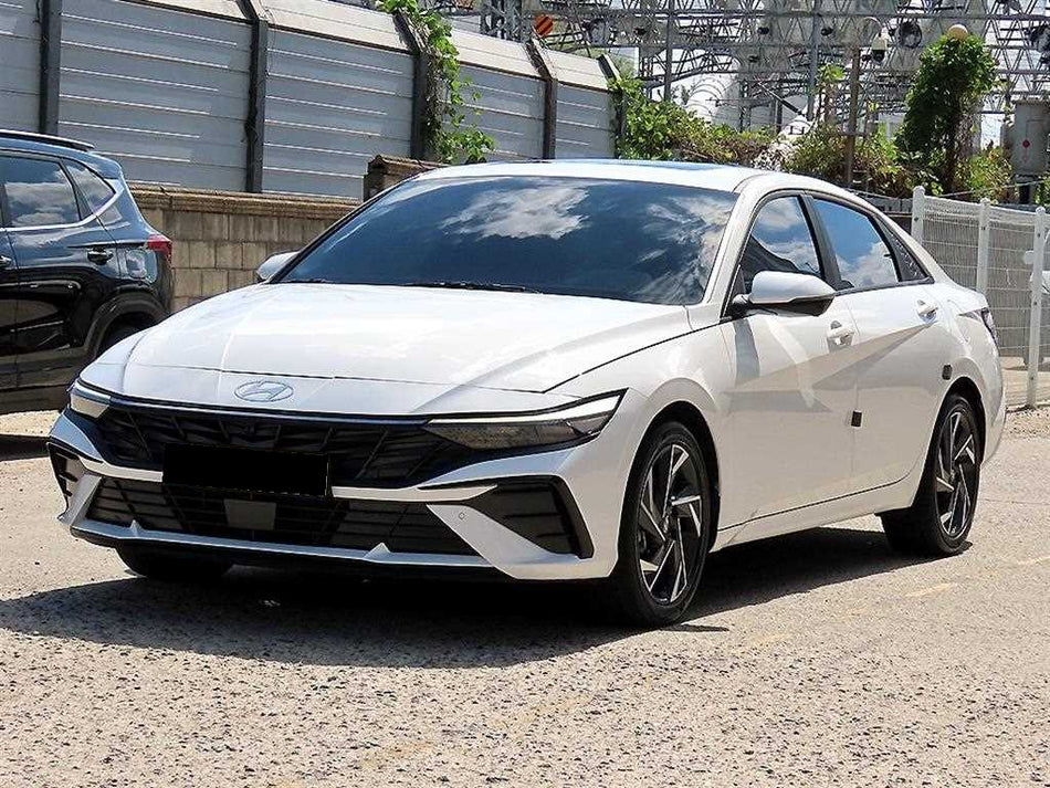 Hyundai Avante — photo 02