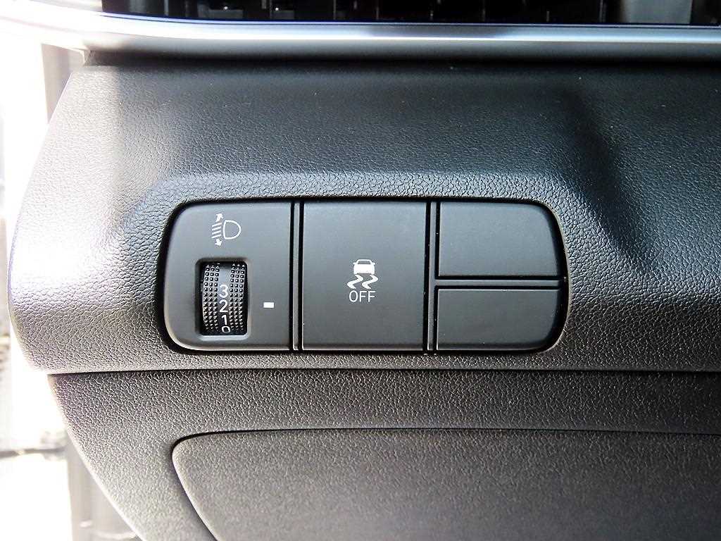 Hyundai Avante — photo 12