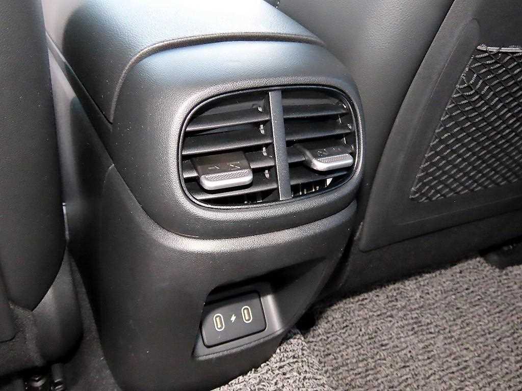 Hyundai Avante — photo 17