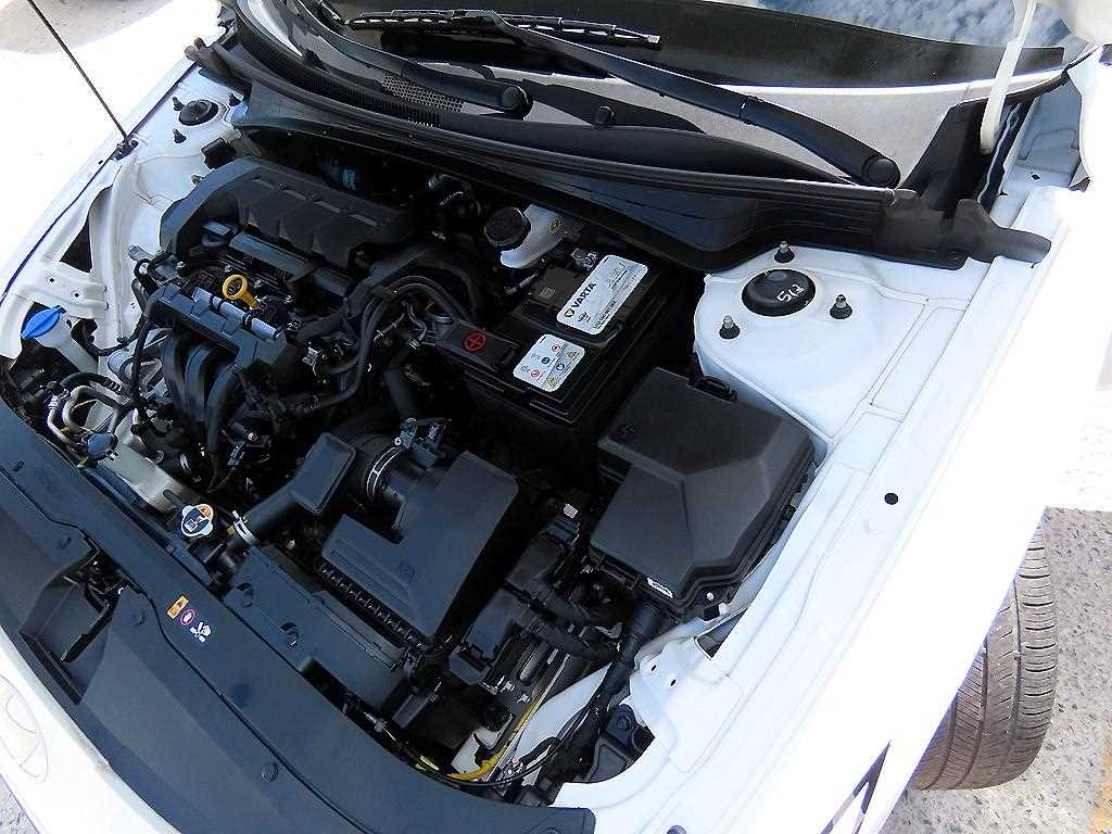 Hyundai Avante — photo 19