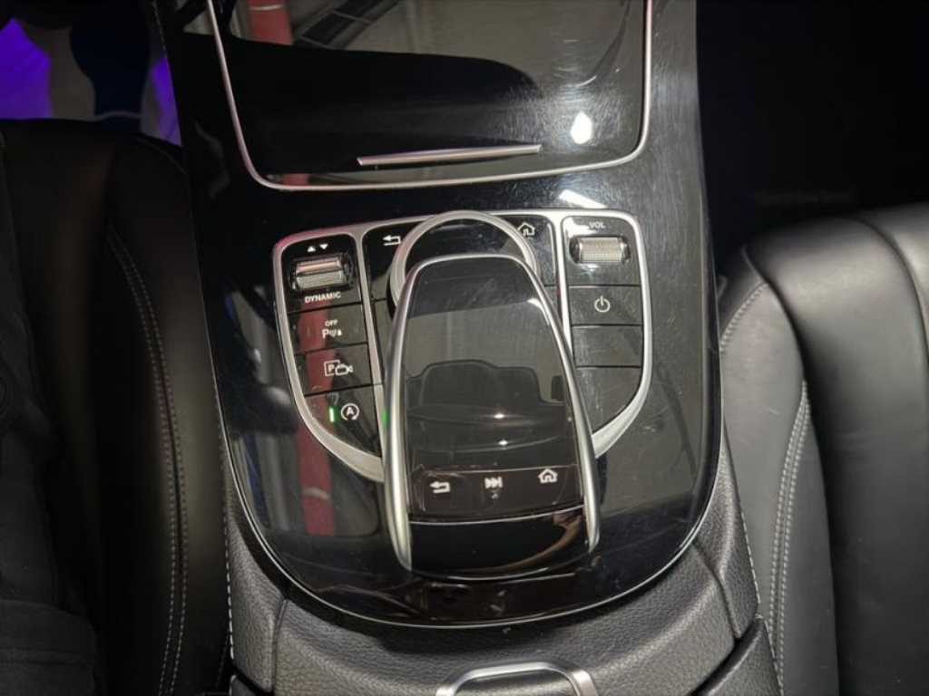 Mercedes-Benz E-Class — photo 12