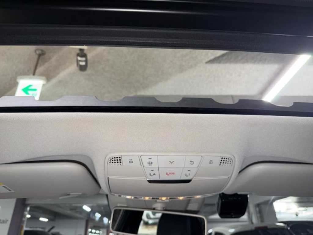 Mercedes-Benz E-Class — photo 15