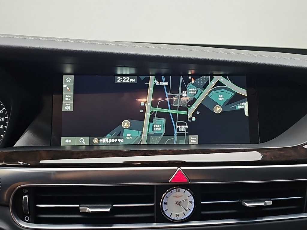 Genesis G90 — photo 16