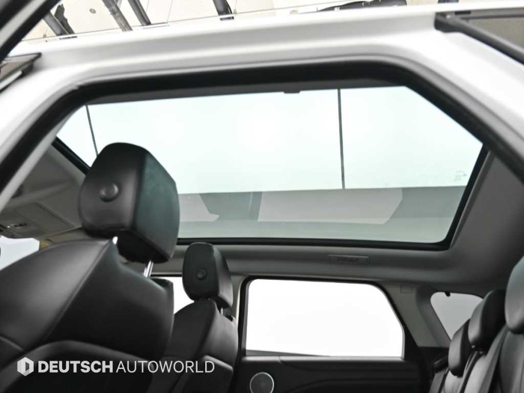 Land Rover Range Rover Evoque — photo 18