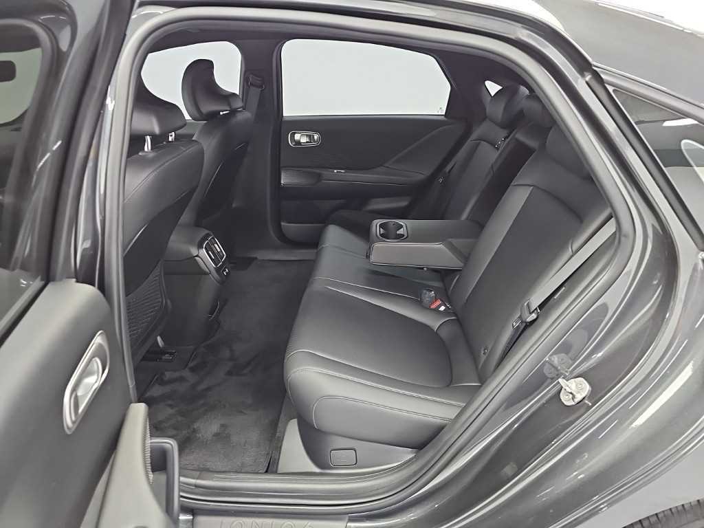 Hyundai Ioniq6 — photo 12