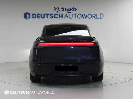 Tesla Model Y — photo 04