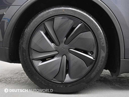 Tesla Model Y — photo 05