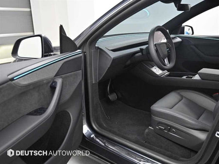 Tesla Model Y — photo 11
