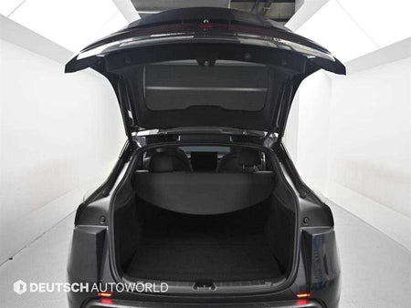 Tesla Model Y — photo 19