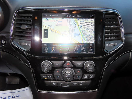 Jeep Cherokee — photo 12